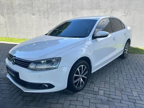 VOLKSWAGEN JETTA 2.0 COMFORTLINE FLEX 4P MANUAL